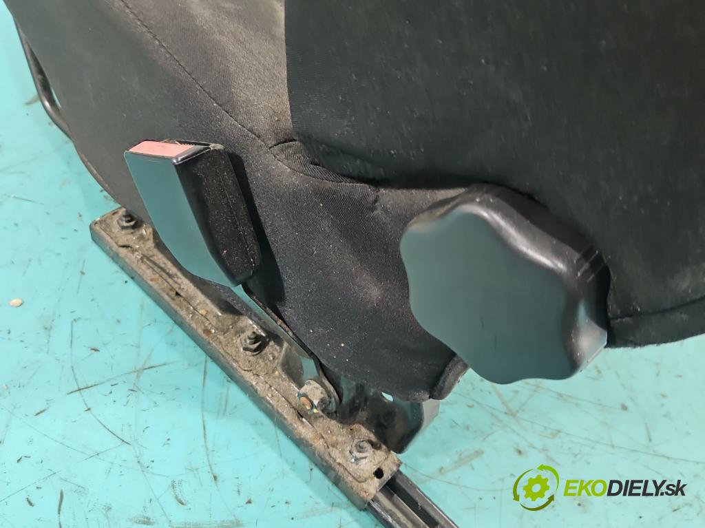 Dacia Dokker 2012- 1.6 16V 102 HP manual 75 kW 1598 cm3 5- Sedačka pravý  (Sedadlo)