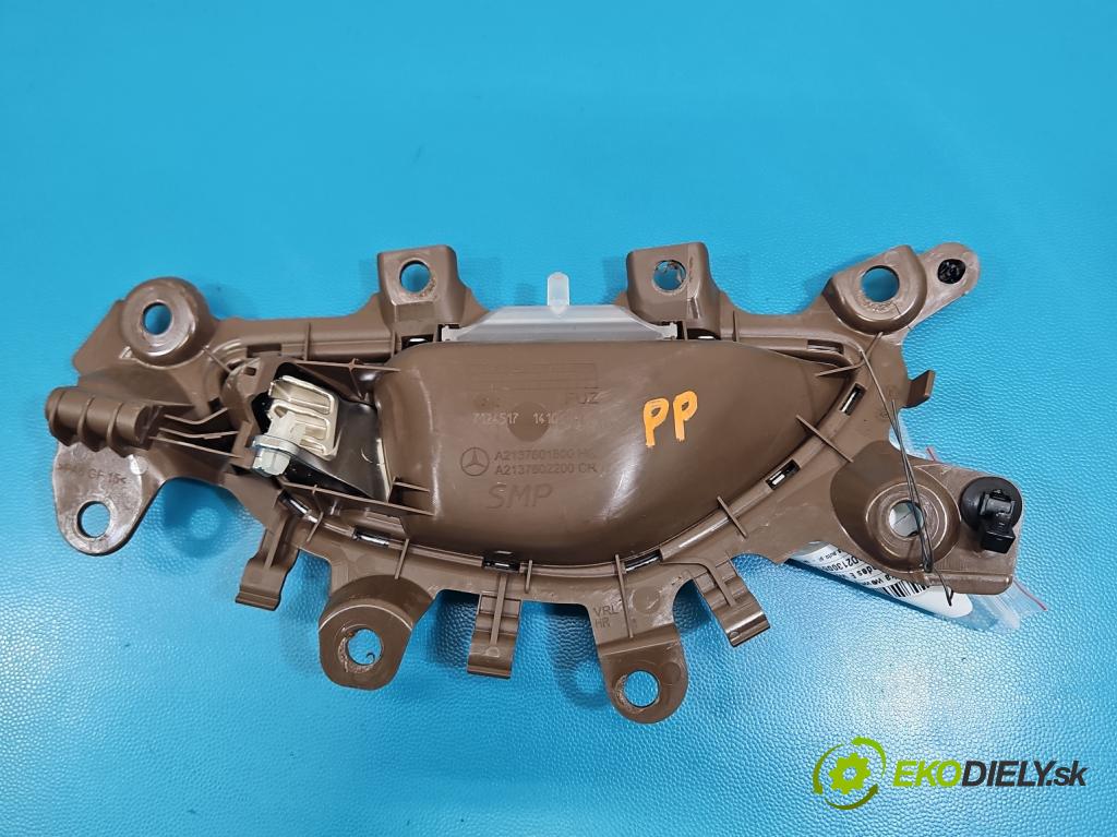 Mercedes E W213 2016-2023 2.0 CDI 194KM automatic 143 kW 1950 cm3 4- klika uvnitř: přední pravé A2137601800