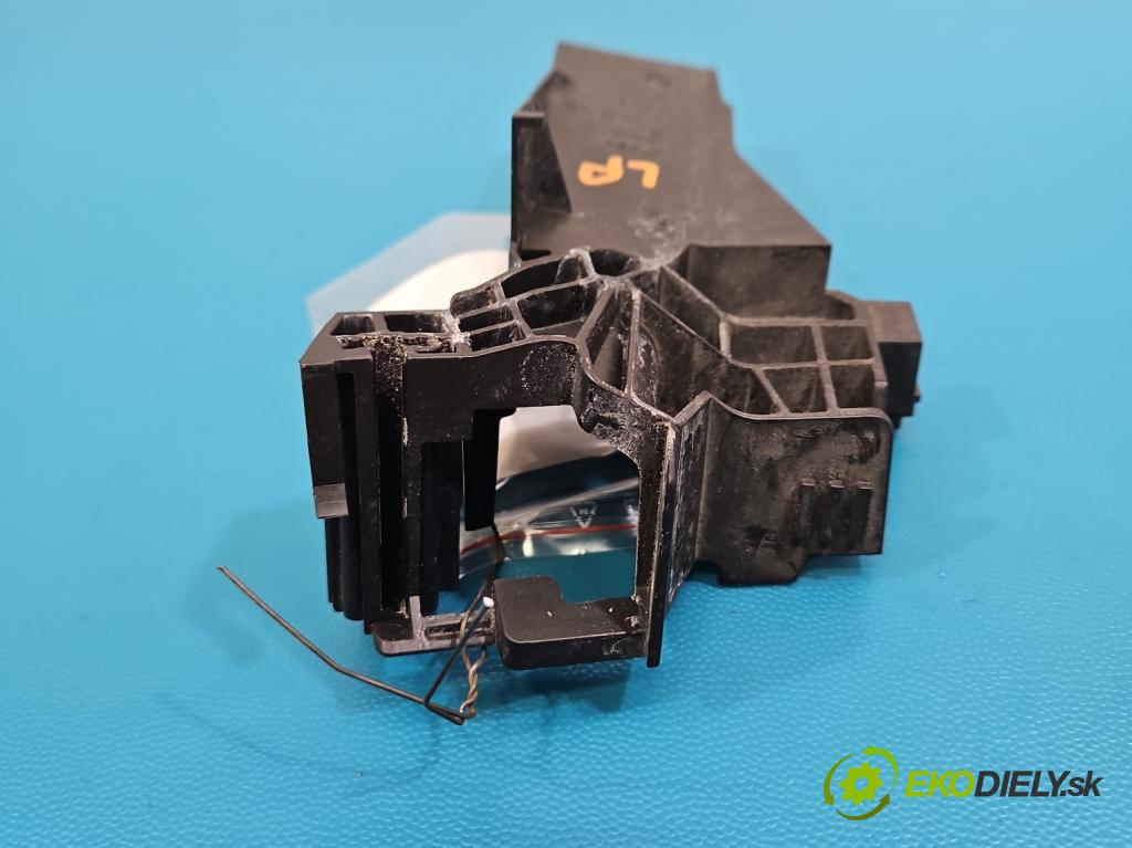 Mercedes E W213 2016-2023 2.0 CDI 194KM: automatic 143 kW 1950 cm3 4- Upevnenie: A2137230300