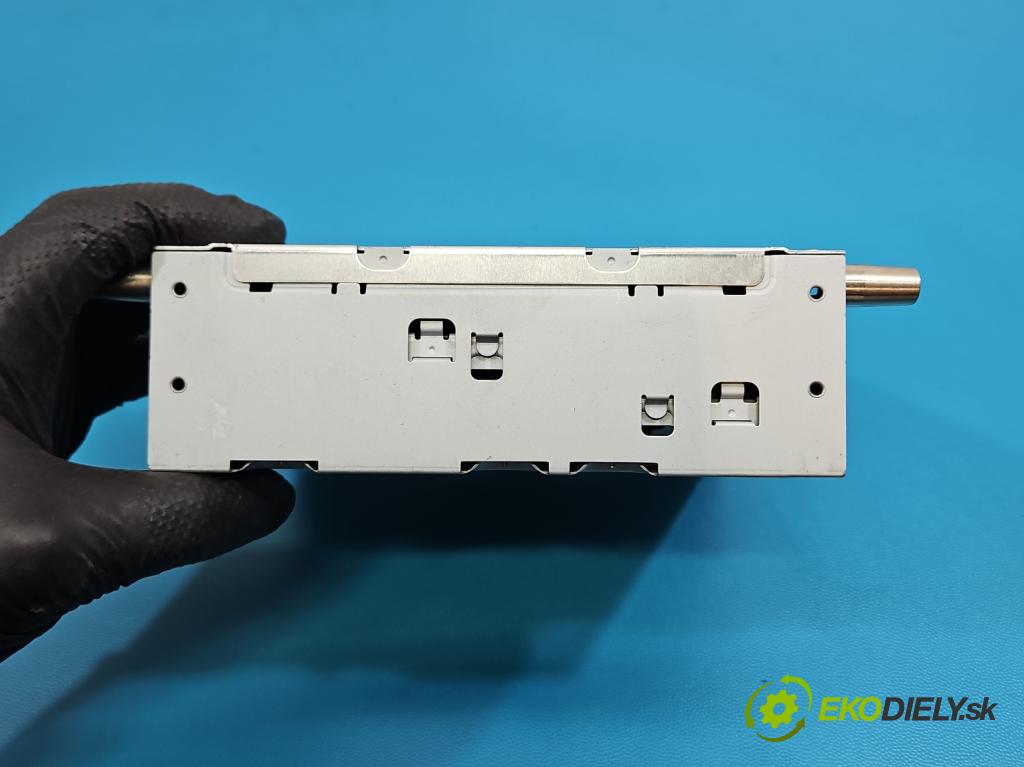 Mercedes E W213 2016-2023 2.0 CDI 194KM: automatic 143 kW 1950 cm3 4- Radio originál A2139003921