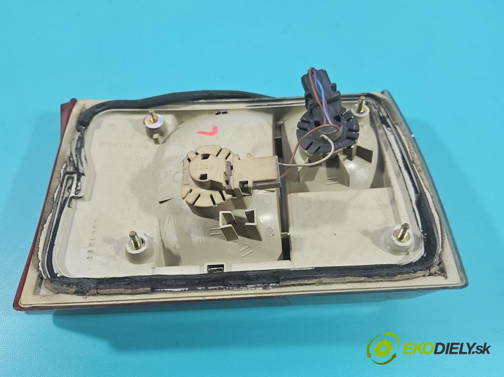 Audi 80 B4 1991-1994 2.0 8V 90 HP manual 66 kW 1984 cm3 4- svetlo / reflektor zadné ľavé 8A0945093 (Kľučka dverí ostatné)