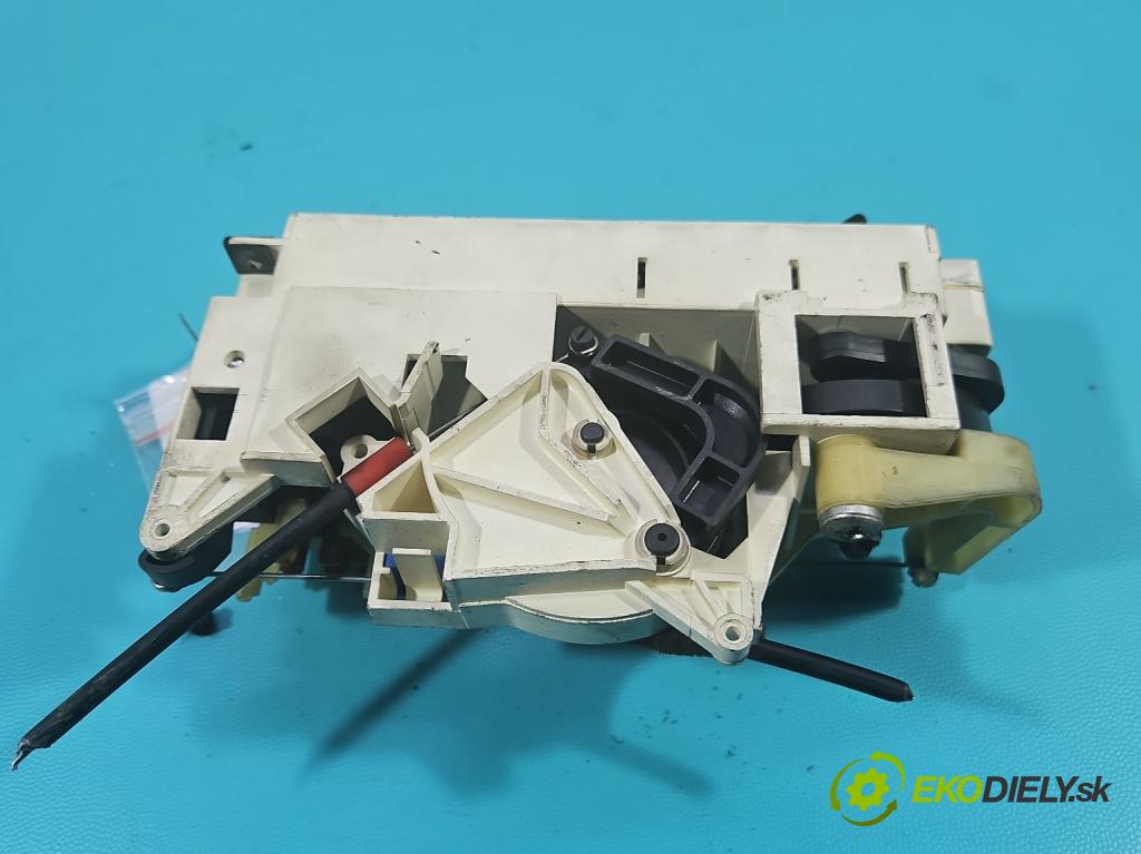 Audi 80 B4 1991-1994 2.0 8V 90 HP manual 66 kW 1984 cm3 4- panel kúrenia 893819045C