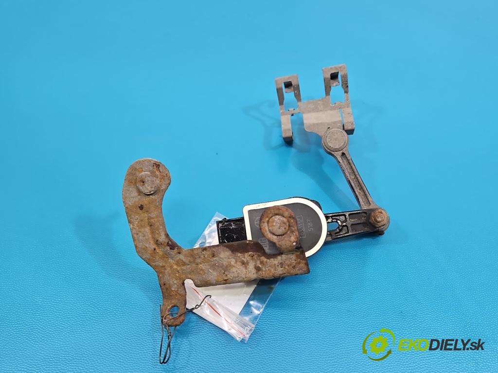 Mercedes E W213 2016-2023 2.0 CDI 194KM automatic 143 kW 1950 cm3 4- snímač nastavení xenon A0009053704 (Snímač)