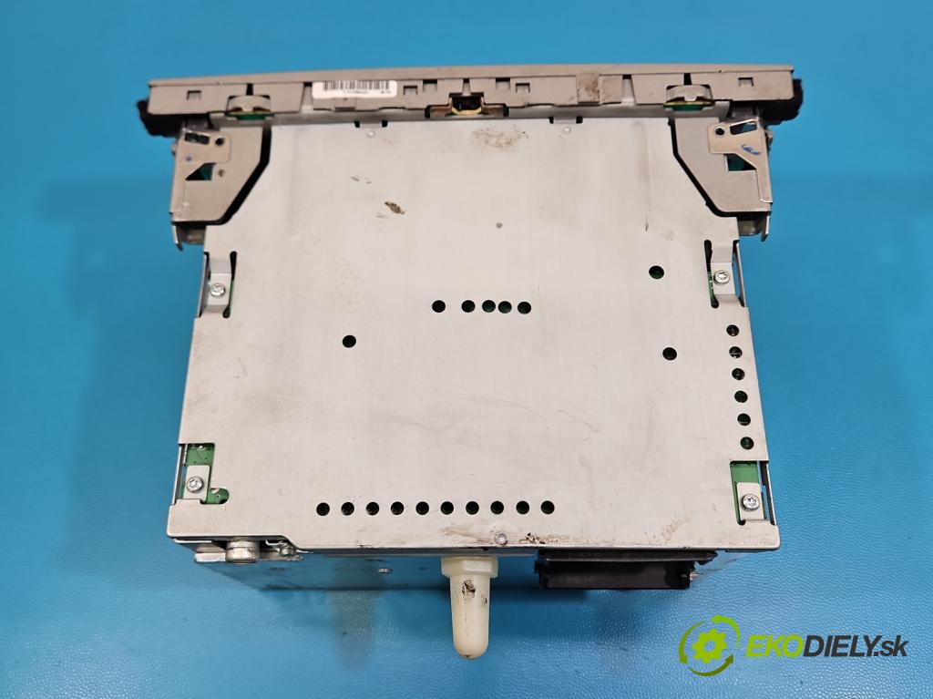 Ford Kuga Mk1 2008-2013 2.0 tdci 136hp manual 100 kW 1997 cm3 5- Radio továrna: 6000CD