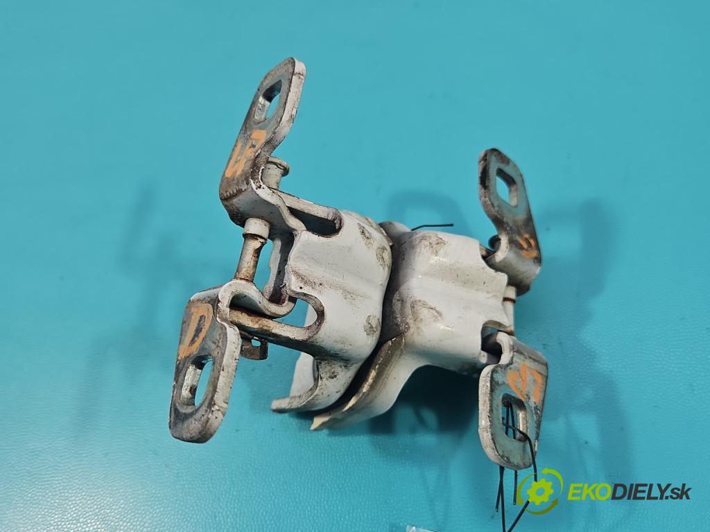 Dacia Dokker 2012- 1.6 16V 102 hp manual 75 kW 1598 cm3 5- Závěs: dveře přední levý