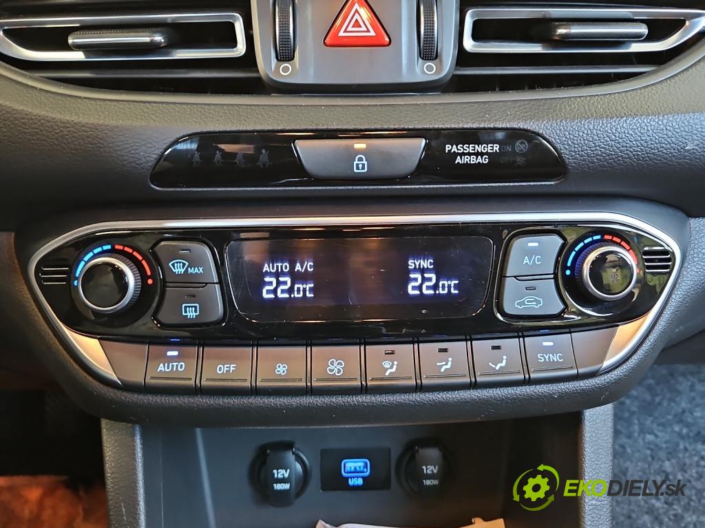 Hyundai I30 III 2016- 1.6 crdi 116 hp manual 85 kW 1598 cm3 5- palubní deska panel topení 97250-G4CB0