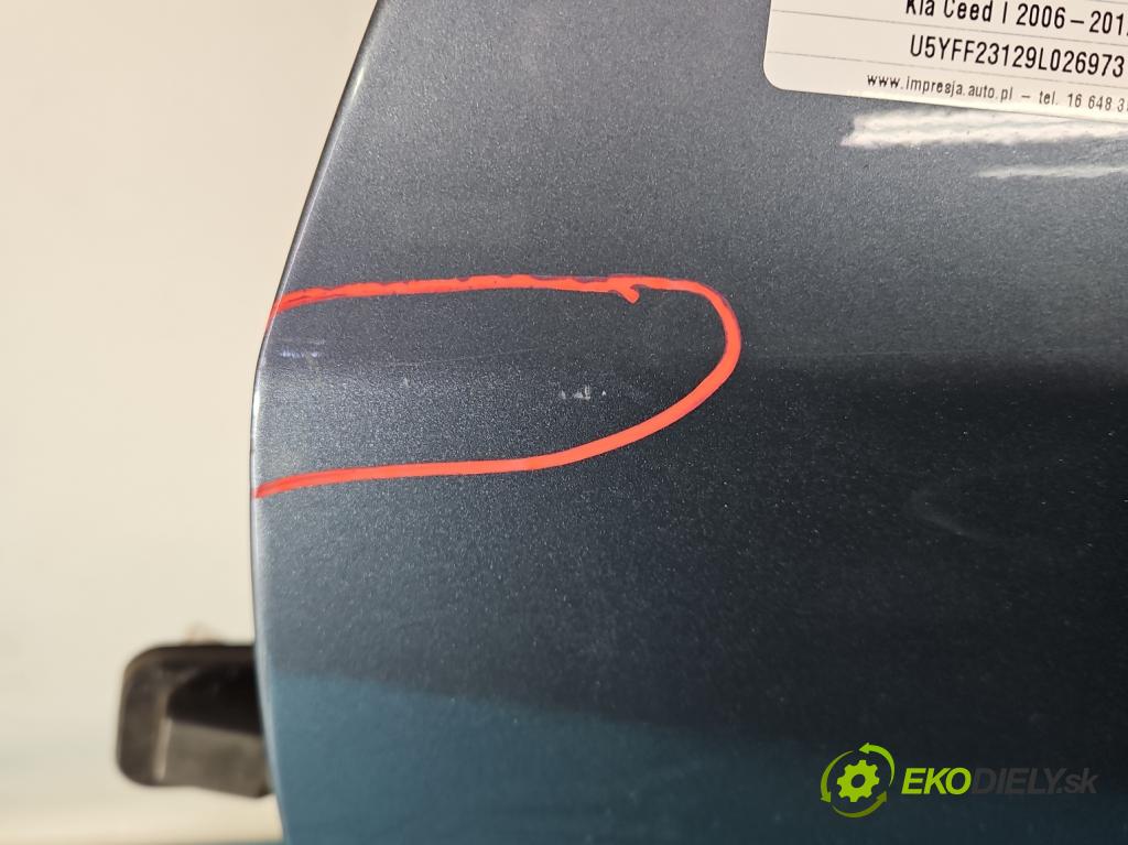 Kia Ceed I 2006-2012 1.4 16V 105 HP manual 77 kW 1396 cm3 3- dvere predné ľavé  (Kľučka dverí ostatné)