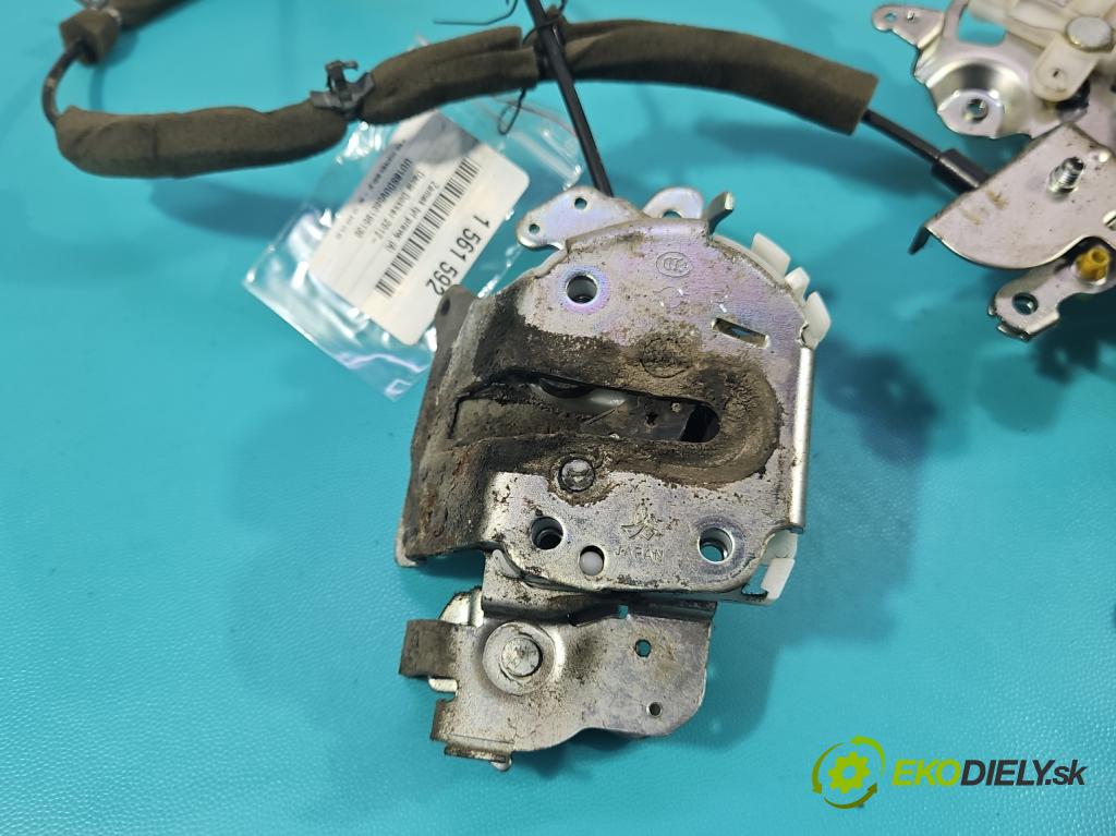 Dacia Dokker 2012- 1.6 16V 102 HP manual 75 kW 1598 cm3 5- zámok zadné pravý