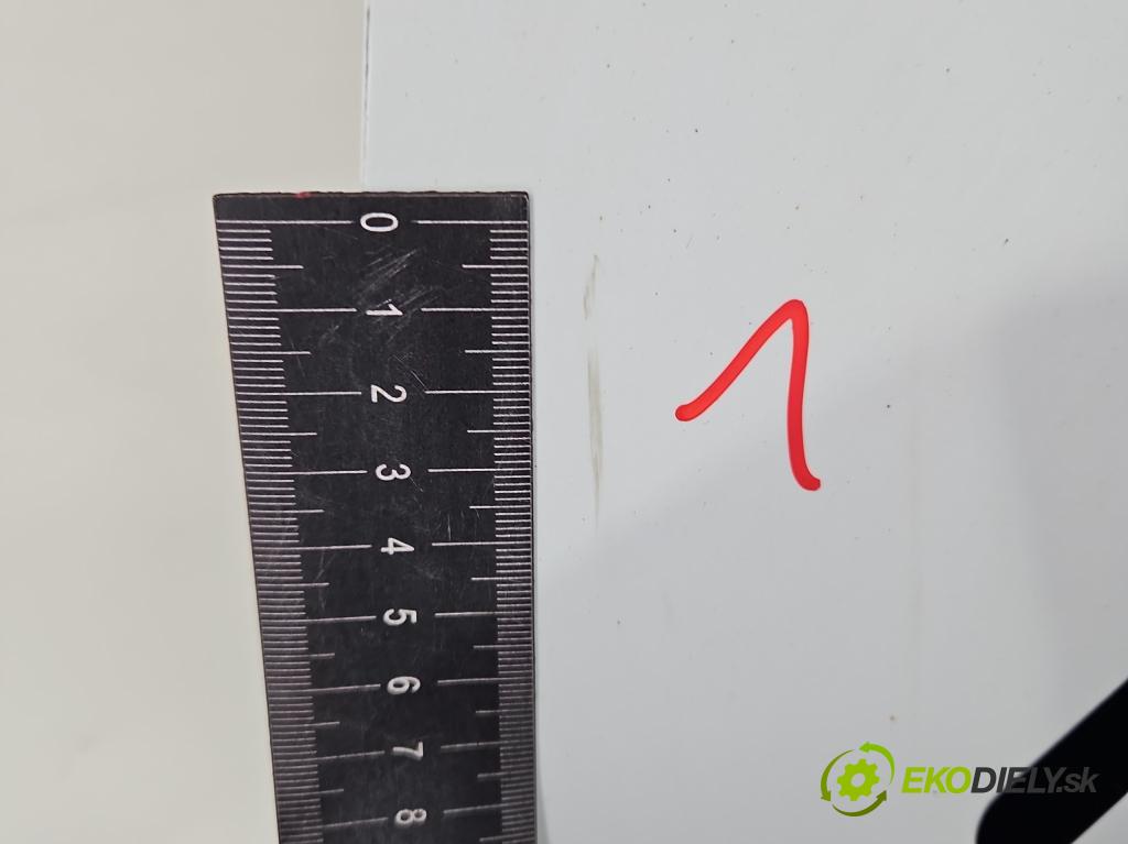 Dacia Dokker 2012- 1.6 16V 102 hp manual 75 kW 1598 cm3 5- dveře zadní levé  (Klika dveří ostatní)