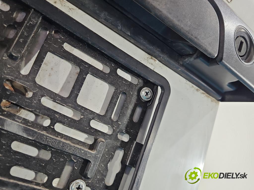 Dacia Dokker 2012- 1.6 16V 102 hp manual 75 kW 1598 cm3 5- dveře zadní levé  (Klika dveří ostatní)