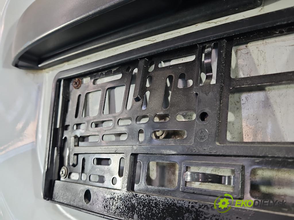 Dacia Dokker 2012- 1.6 16V 102 hp manual 75 kW 1598 cm3 5- dveře zadní levé  (Klika dveří ostatní)