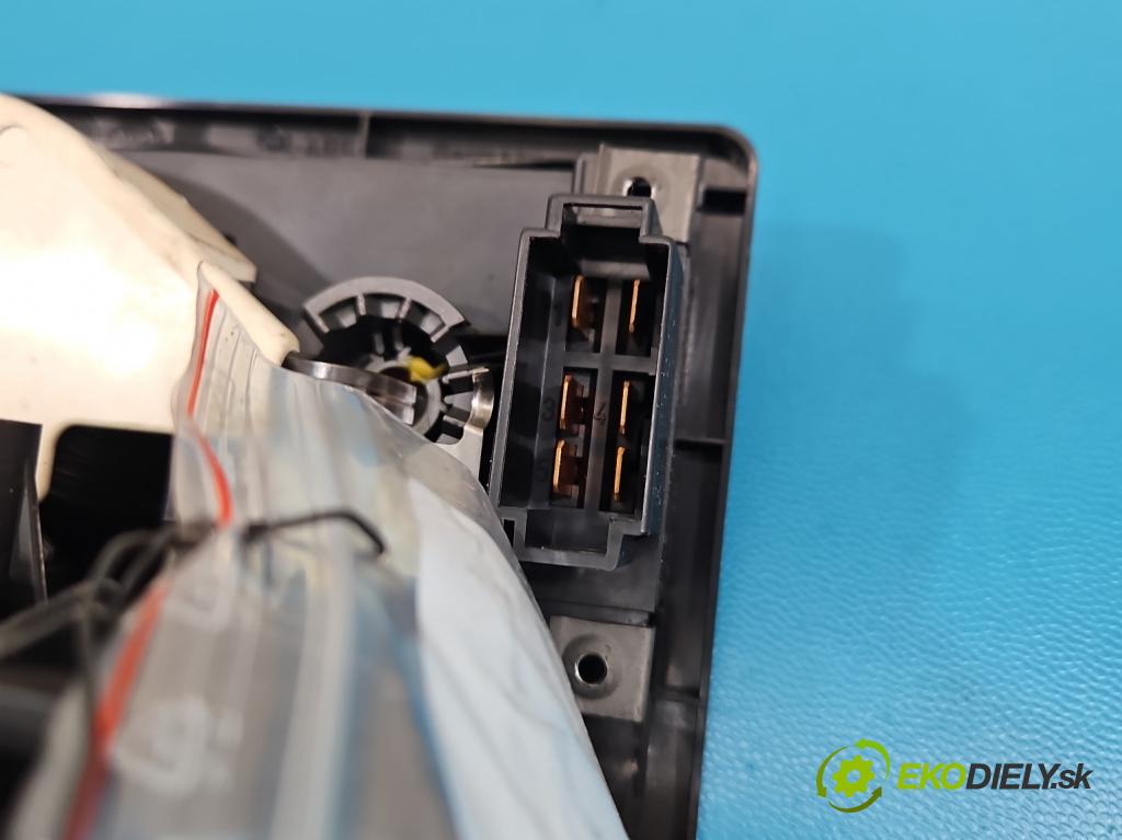 Seat Ibiza II 6K 1993-2002 1.6 8V 75 HP manual 55 kW 1598 cm3 3- panel kúrenia 1H0819045A