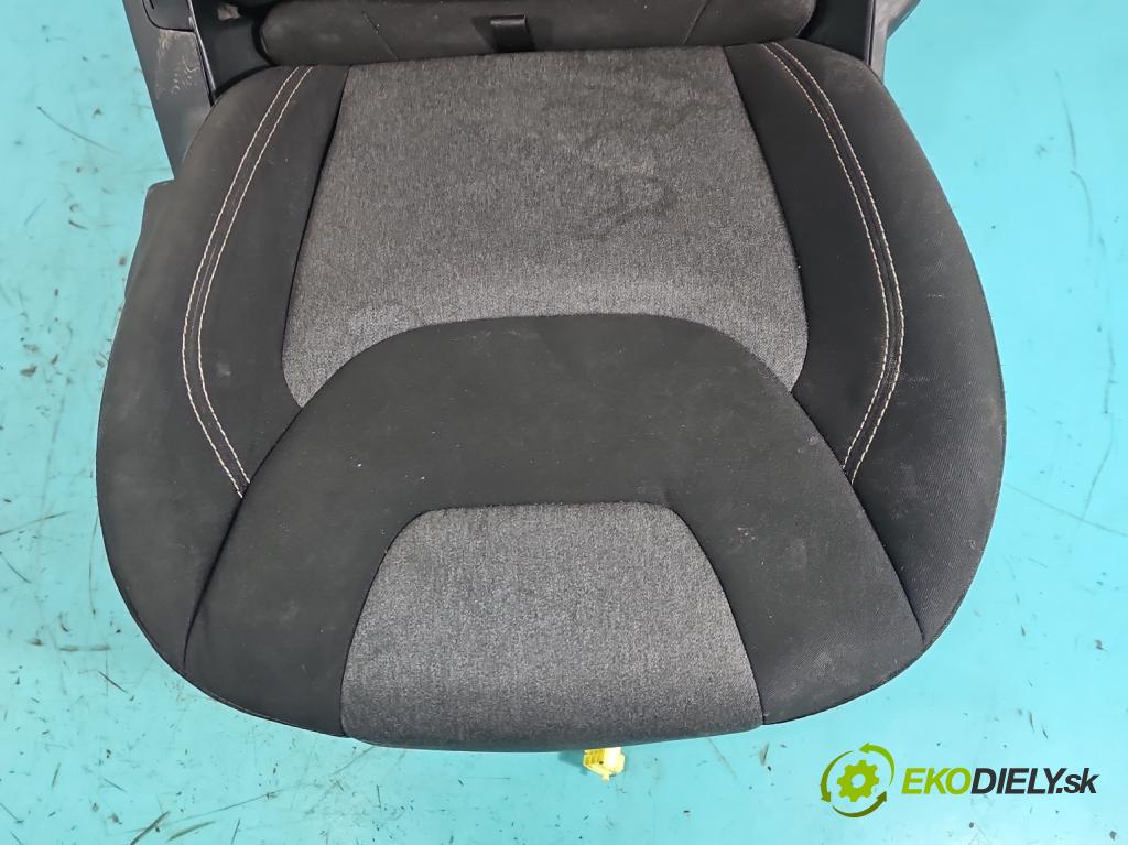 Jeep Cherokee KL 2013-2023 2.0 multijet 140 hp manual 103 kW 1956 cm3 5- Sedadlo pravý  (Sedadlo)