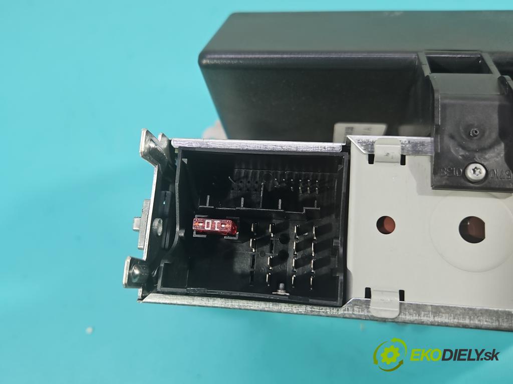 Skoda Rapid 2012-2019 1.2 TSI 86 hp manual 63 kW 1197 cm3 5- Radio továrna: 5J0035152C