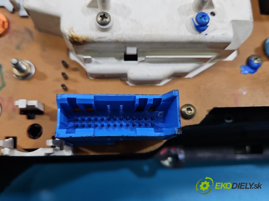 Audi 80 B4 1991-1994 2.0 8V 90 hp manual 66 kW 1984 cm3 4- Přístrojová deska 8A0919033CA (Přístrojová deska)