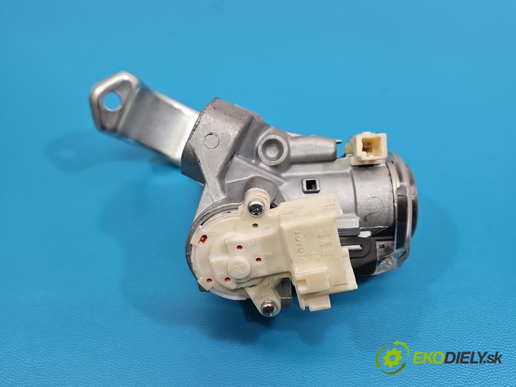 Toyota Auris I 2006-2013 1.3 vvti 99 hp manual 73 kW 1329 cm3 5- řídící jednotka motoru 89661-02W31