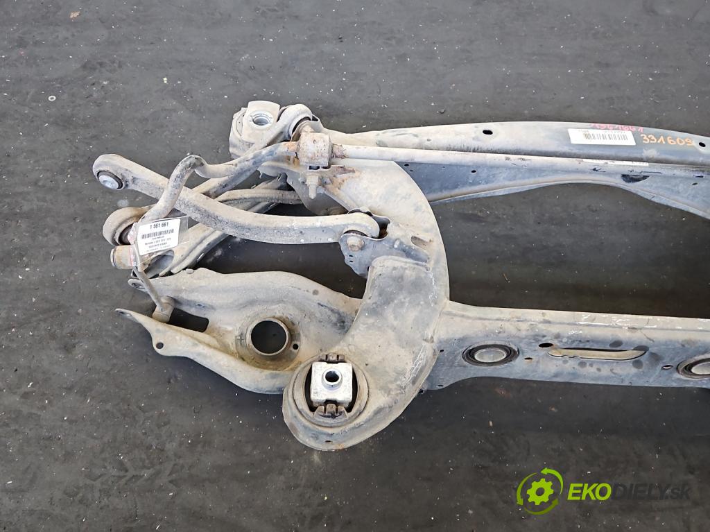 Mercedes E W213 2016-2023 2.0 CDI 194KM: automatic 143 kW 1950 cm3 4- zadna výstuha 2132209 (Výstuha zadná)