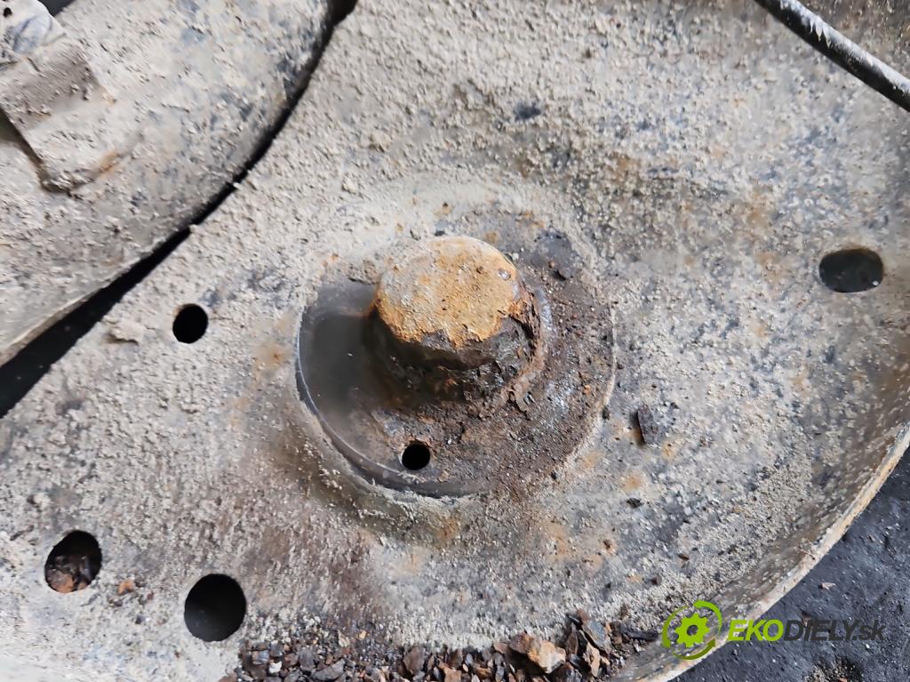 Dacia Logan I 2005-2014 1.4 8V 75 HP manual 55 kW 1390 cm3 4- zadna výstuha  (Výstuha zadná)