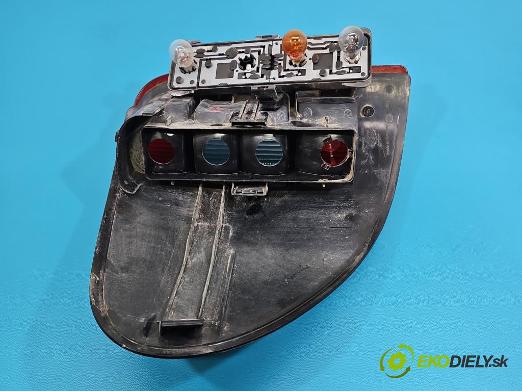 Chrysler Voyager IV 2000-2007 3.3 V6 174 HP automatic 128 kW 3301 cm3 5- svetlo / reflektor zadné pravé  (Kľučka dverí ostatné)