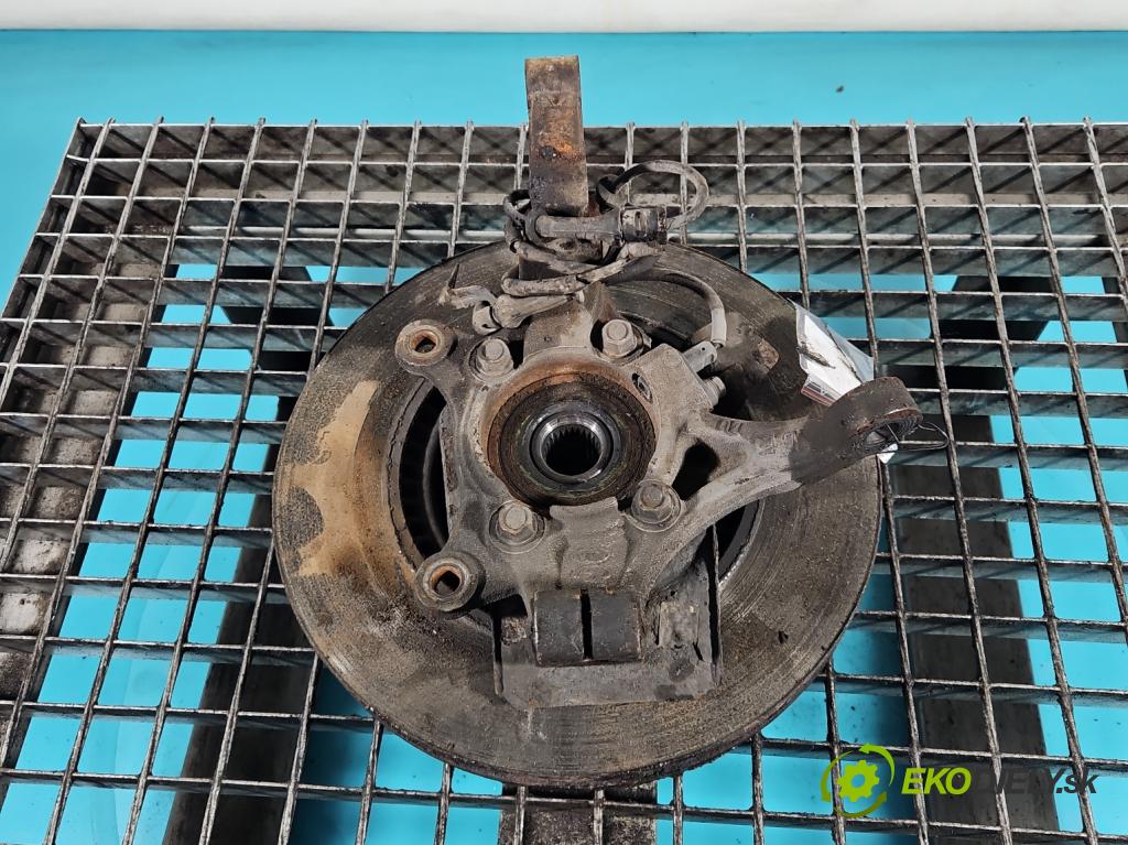 Kia Ceed II 2012-2018 1.6 crdi 128 HP manual 94 kW 1582 cm3 5- náboj pravé  (Náboj kolesa)