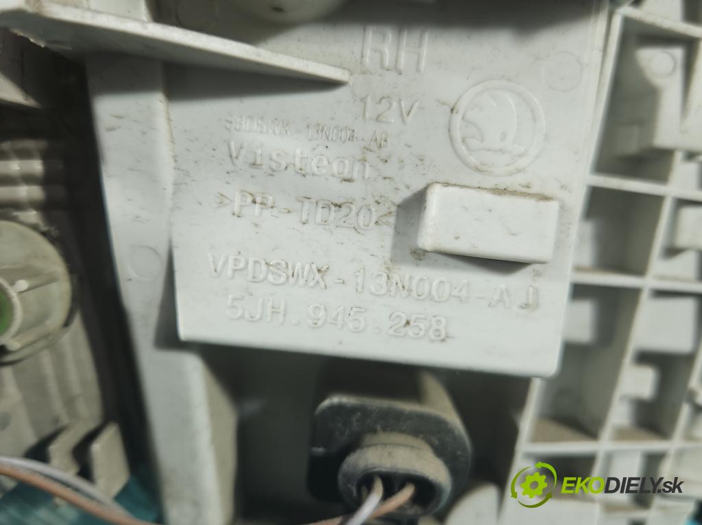 Skoda Rapid 2012-2019 1.2 TSI 86 HP manual 63 kW 1197 cm3 5- svetlo / reflektor zadné pravé 5JH945096 (Kľučka dverí ostatné)