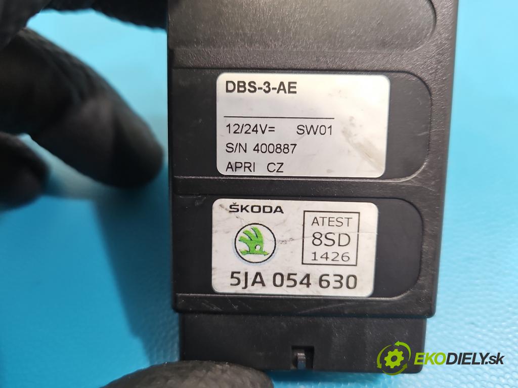 Skoda Rapid 2012-2019 1.2 TSI CBZA 86 HP manual 63 kW 1197 cm3 5- riadiaca jednotka parkovaní: 5JA054630