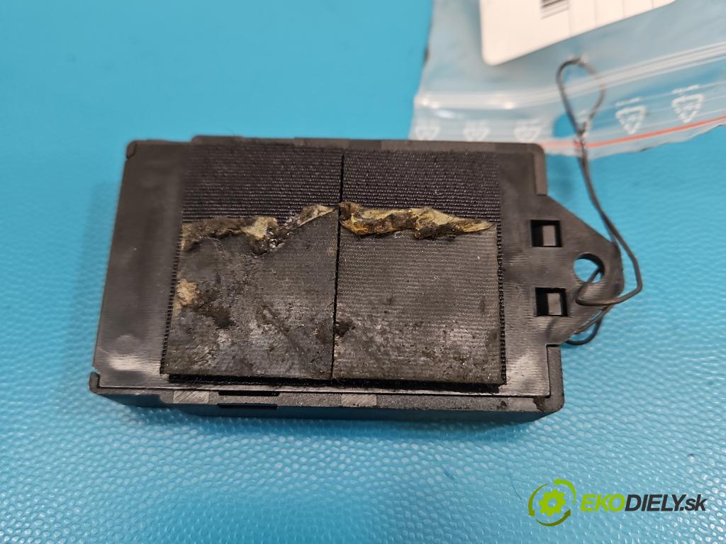 Skoda Rapid 2012-2019 1.2 TSI CBZA 86 HP manual 63 kW 1197 cm3 5- riadiaca jednotka parkovaní: 5JA054630