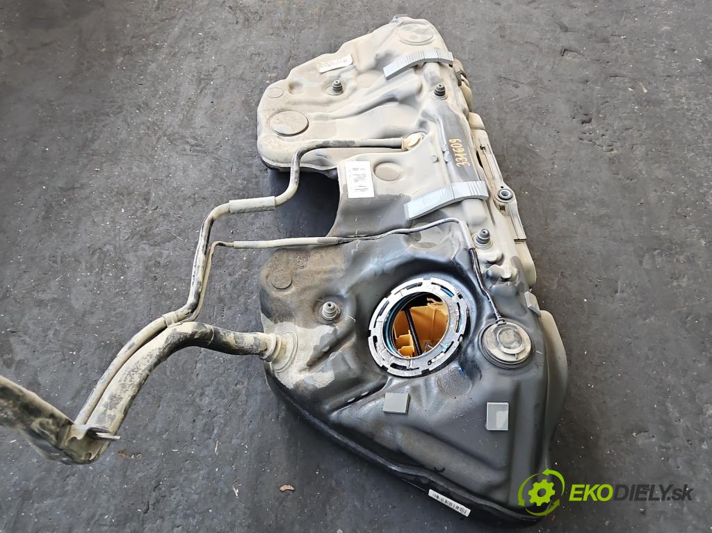 Mercedes E W213 2016-2023 2.0 CDI 194KM automatic 143 kW 1950 cm3 4- Nádrž: paliva A2134702401 (Palivová nádrž)