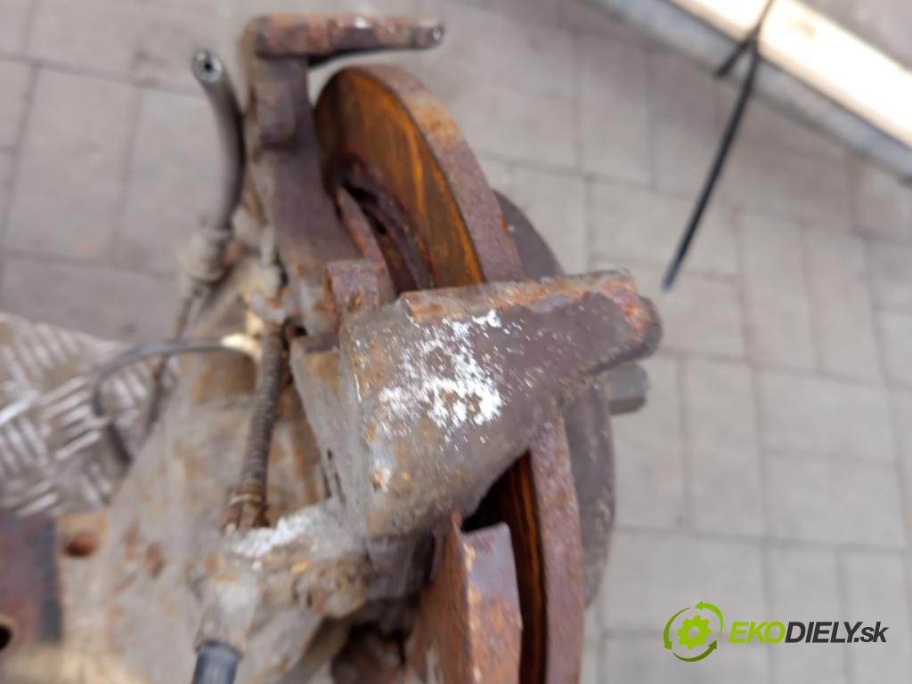 Chrysler Voyager IV 2000-2007 3.3 V6 174 hp automatic 128 kW 3301 cm3 5- zadní výztuha  (Zadní výztuha)