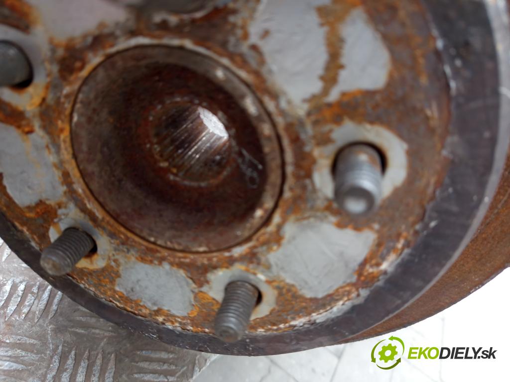 Chrysler Voyager IV 2000-2007 3.3 V6 174 hp automatic 128 kW 3301 cm3 5- zadní výztuha  (Zadní výztuha)