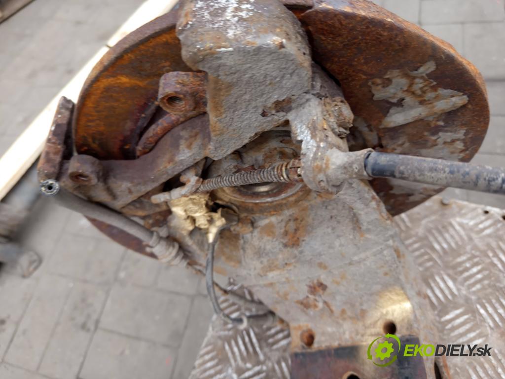 Chrysler Voyager IV 2000-2007 3.3 V6 174 hp automatic 128 kW 3301 cm3 5- zadní výztuha  (Zadní výztuha)