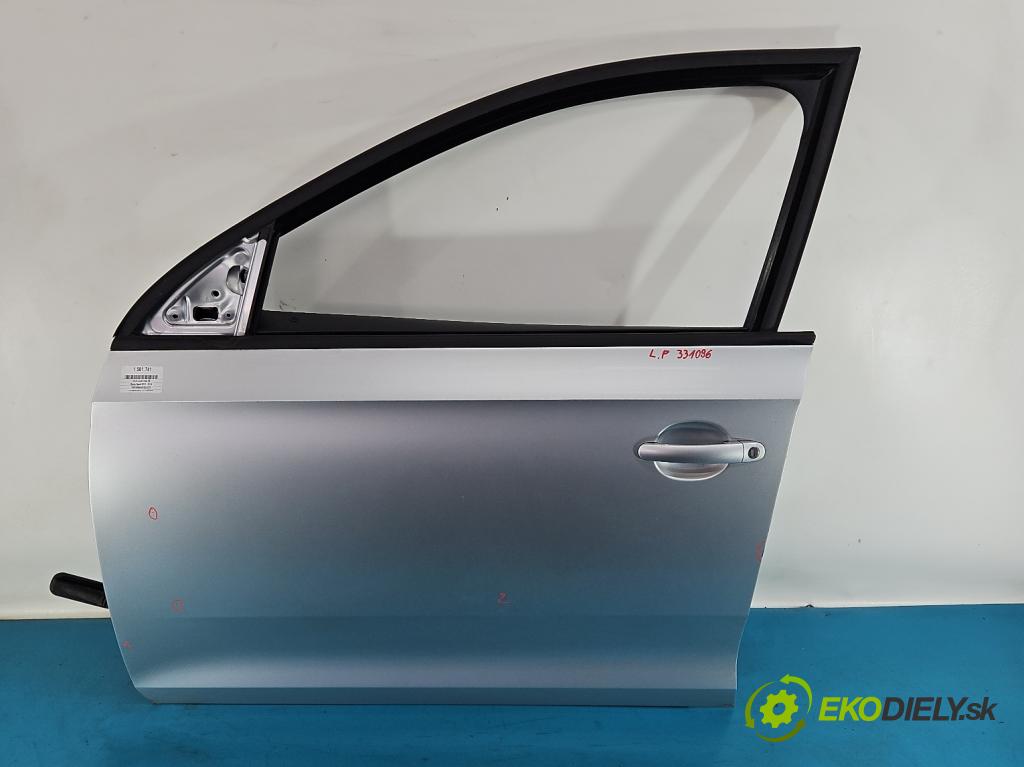 Skoda Rapid 2012-2019 1.2 TSI CBZA 86 HP manual 63 kW 1197 cm3 5- dvere predné ľavé  (Kľučka dverí ostatné)