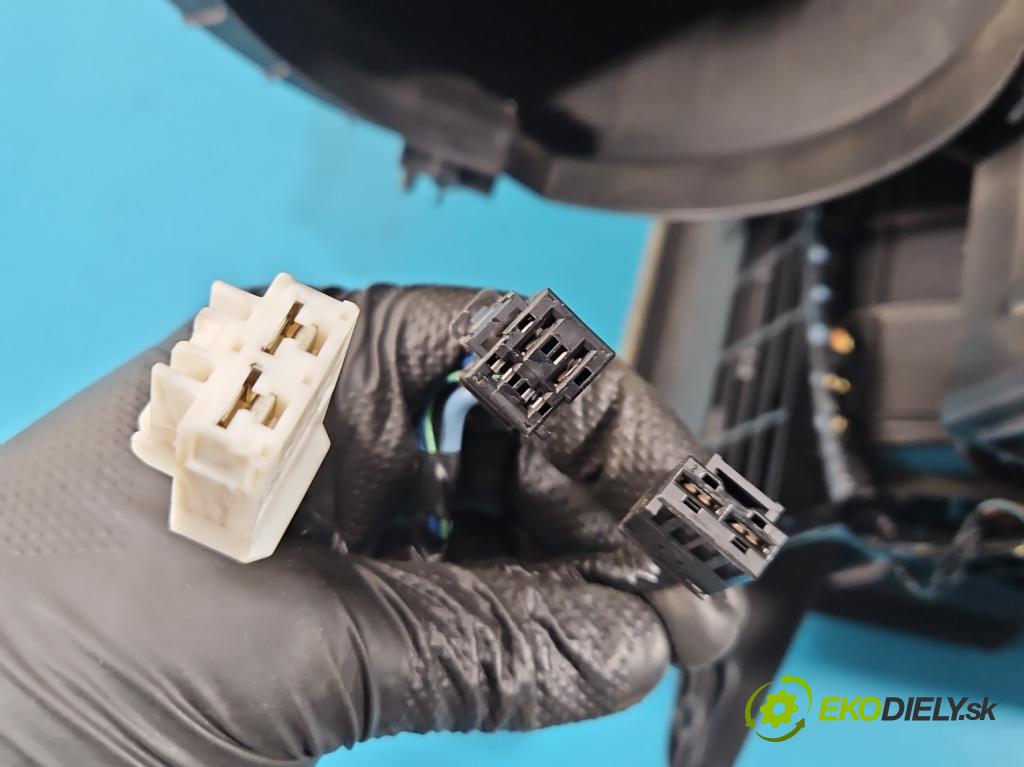 Jeep Cherokee KL 2013-2023 2.0 multijet 140 hp manual 103 kW 1956 cm3 5- radiátor P68139418AF (Radiátor topení)