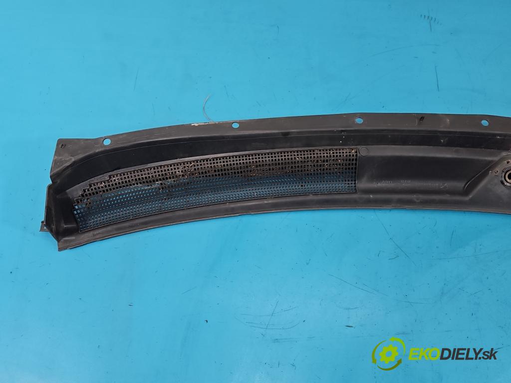 Jeep Cherokee KL 2013-2023 2.0 multijet 140 hp manual 103 kW 1956 cm3 5- torpédo 5069959 (Plast pod čelním sklem)