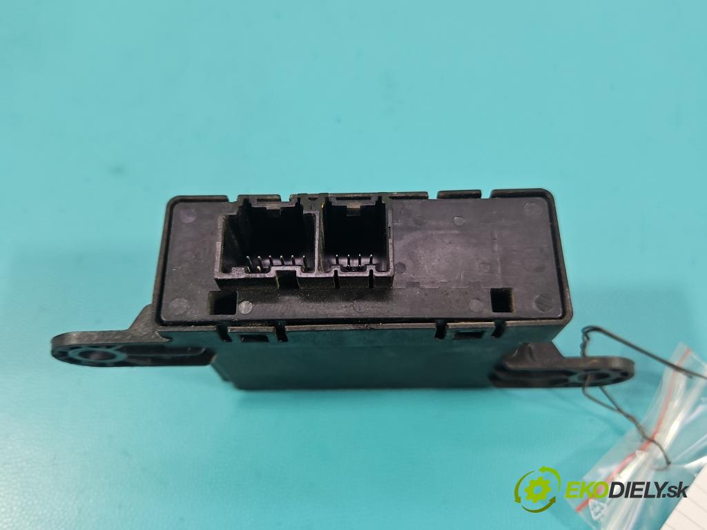 Jeep Cherokee KL 2013-2023 2.0 multijet: 140 HP manual 103 kW 1956 cm3 5- riadiaca jednotka parkovaní: 0263004761