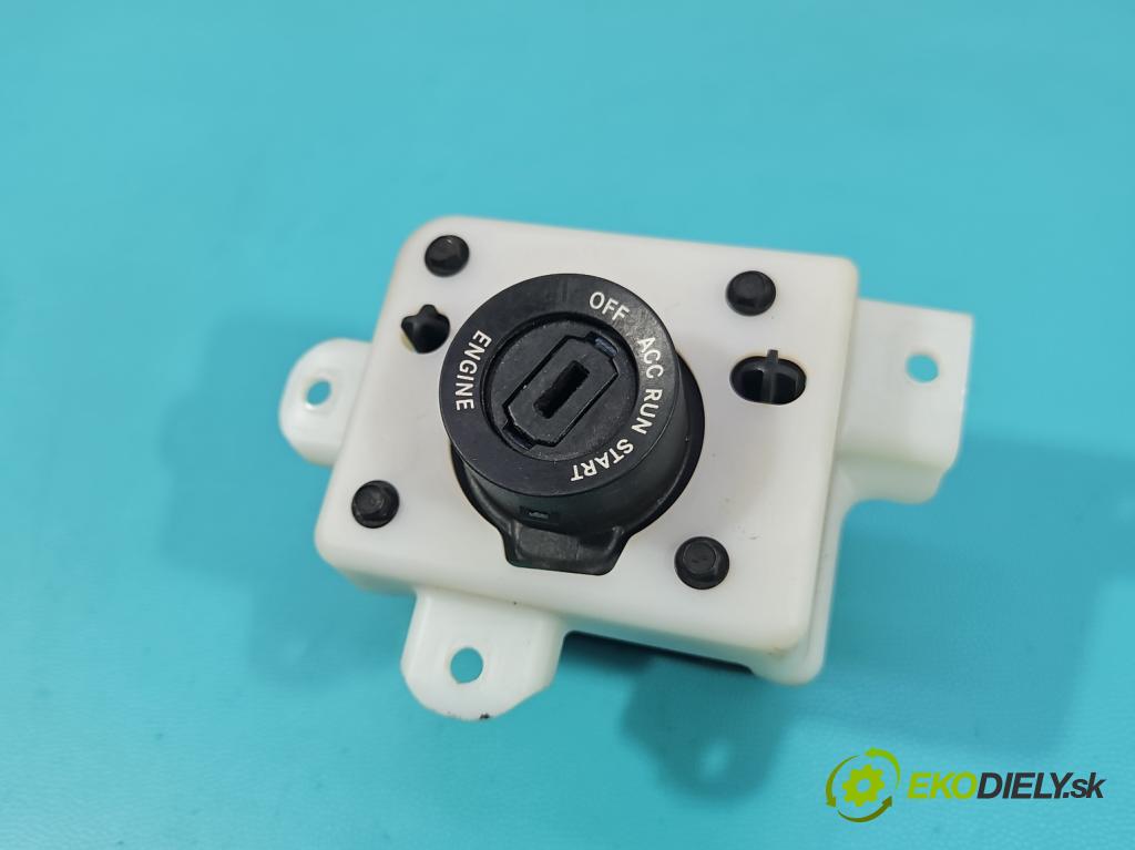 Jeep Cherokee KL 2013-2023 2.0 multijet: 140 HP manual 103 kW 1956 cm3 5- Spínačka 56046989AC (Spínacia skrinka)