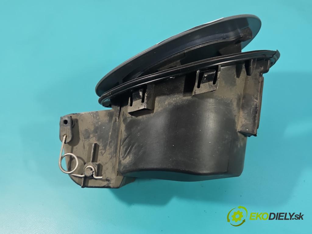 Jeep Cherokee KL 2013-2023 2.0 multijet 140 hp manual 103 kW 1956 cm3 5- Klapka nalévání paliva 68102575A (Klika dveří ostatní)