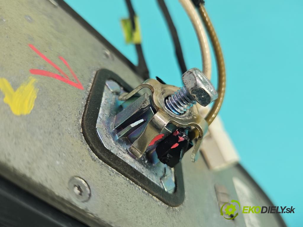 Jeep Cherokee KL 2013-2023 2.0 multijet 140 hp manual 103 kW 1956 cm3 5- Antena 81044LDS-A