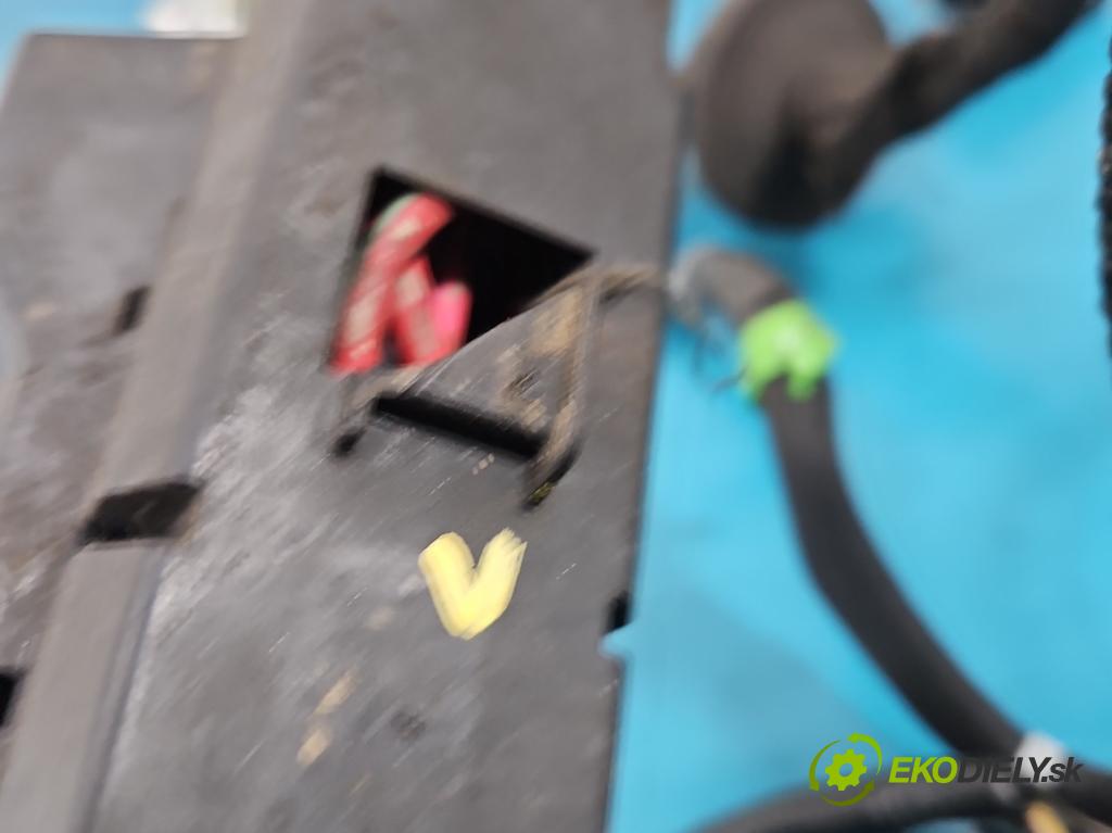 Jeep Cherokee KL 2013-2023 2.0 multijet: 140 HP manual 103 kW 1956 cm3 5- Zväzok: ostatné 2998180