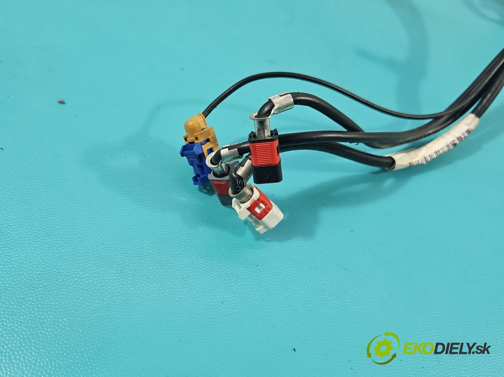 Jeep Cherokee KL 2013-2023 2.0 multijet: 140 HP manual 103 kW 1956 cm3 5- Zväzok: ostatné 68200504AB