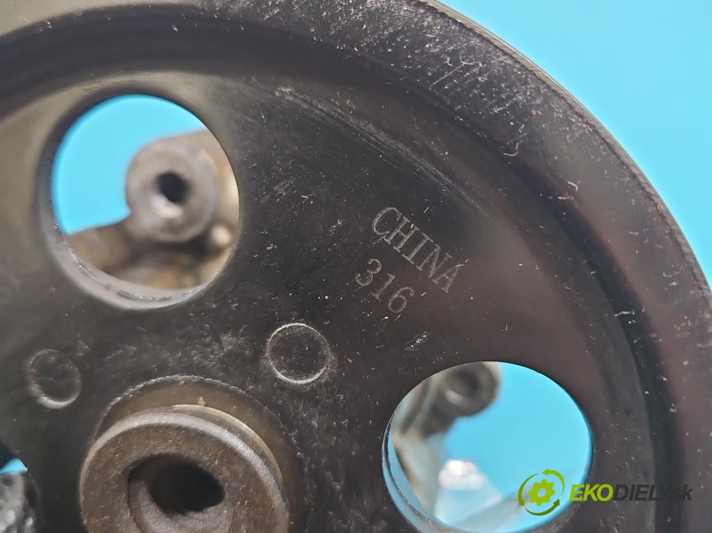 Chrysler Voyager IV 2000-2007 3.3 V6 174 HP automatic 128 kW 3301 cm3 5- čerpadlo posilovač  (Servočerpadlo)