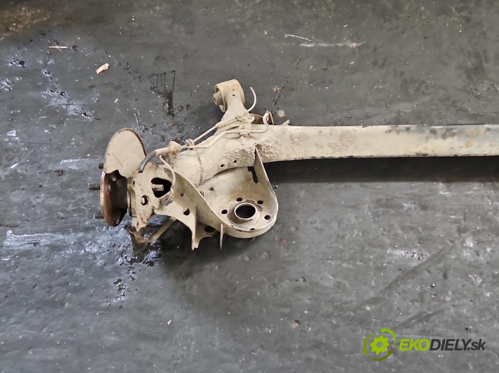 Toyota Auris I 2006-2013 1.3 vvti 99 HP manual 73 kW 1329 cm3 5- zadna výstuha  (Výstuha zadná)