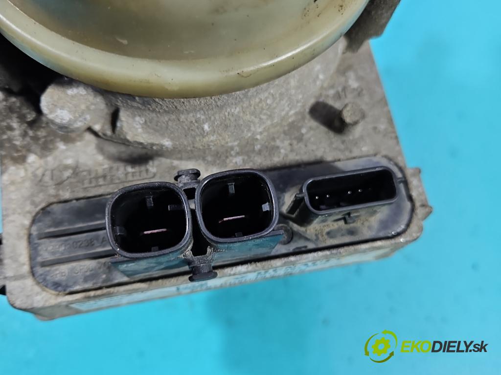 Dacia Dokker 2012- 1.6 16V 102 HP manual 75 kW 1598 cm3 5- čerpadlo posilovač 491109155R (Servočerpadlo)