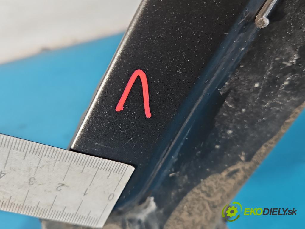 Toyota Rav4 IV 2013-2018 2.0 D4D 124hp manual 91 kW 1998 cm3 5- blatník predné pravý  (Kľučka dverí ostatné)