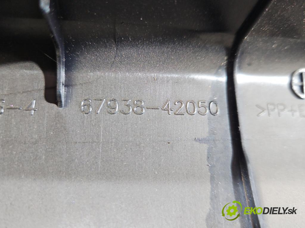 Toyota Rav4 IV 2013-2018 2.0 D4D 124 hp manual 91 kW 1998 cm3 5- Tapacír: kufrových dveří 67765-42040