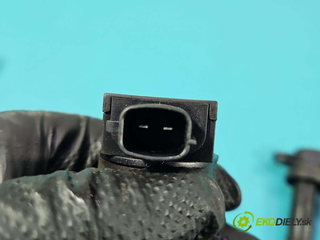 Kia Ceed I 2006-2012 1.4 16V 105 hp manual 77 kW 1396 cm3 3- cívka zapalovací 27301-2B000 (Zážehová cívka)