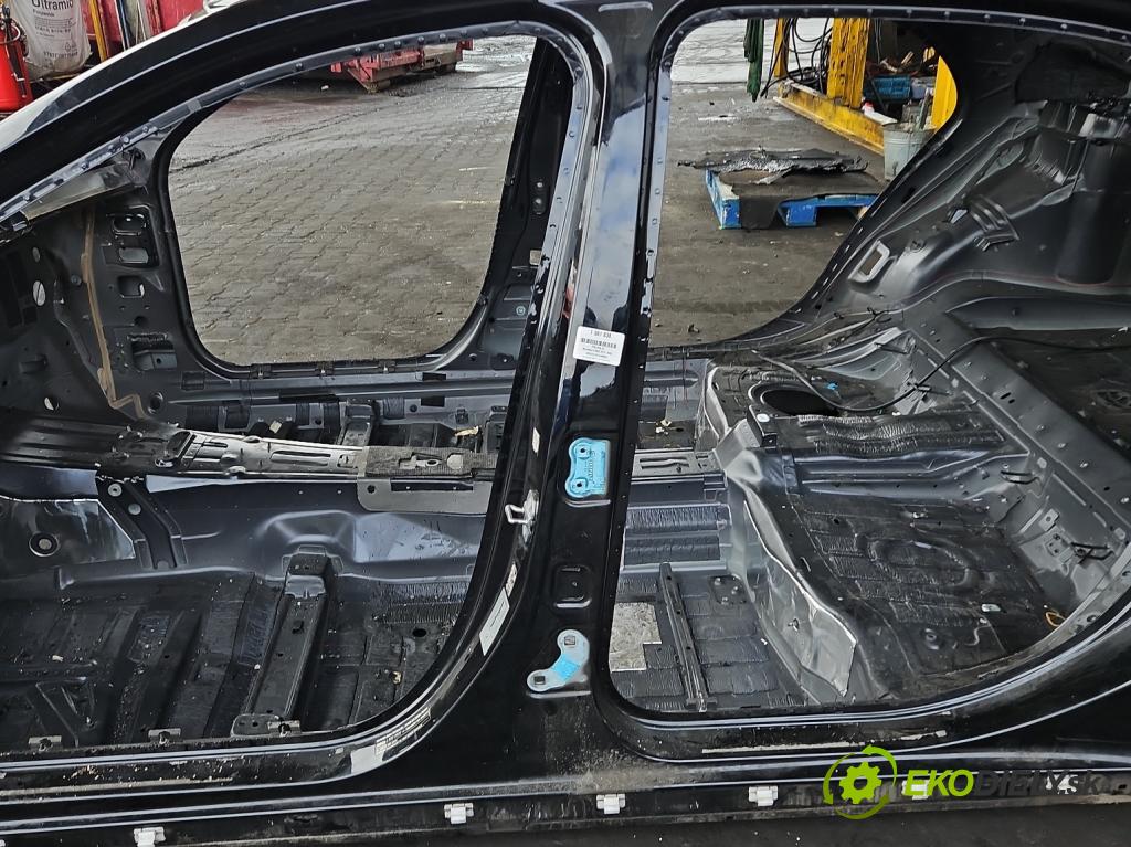 Mercedes S W222 2013-2020 3.0 cdi 656929 340KM: automatic 250 kW 2925 cm3 4- Práh: ľavý  (Karoséria ostatné)