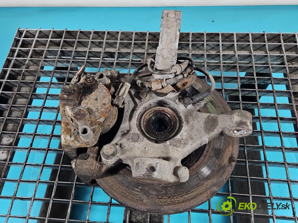 Chrysler Voyager IV 2000-2007 3.3 V6 174 HP automatic 128 kW 3301 cm3 5- náboj pravé  (Náboj kolesa)