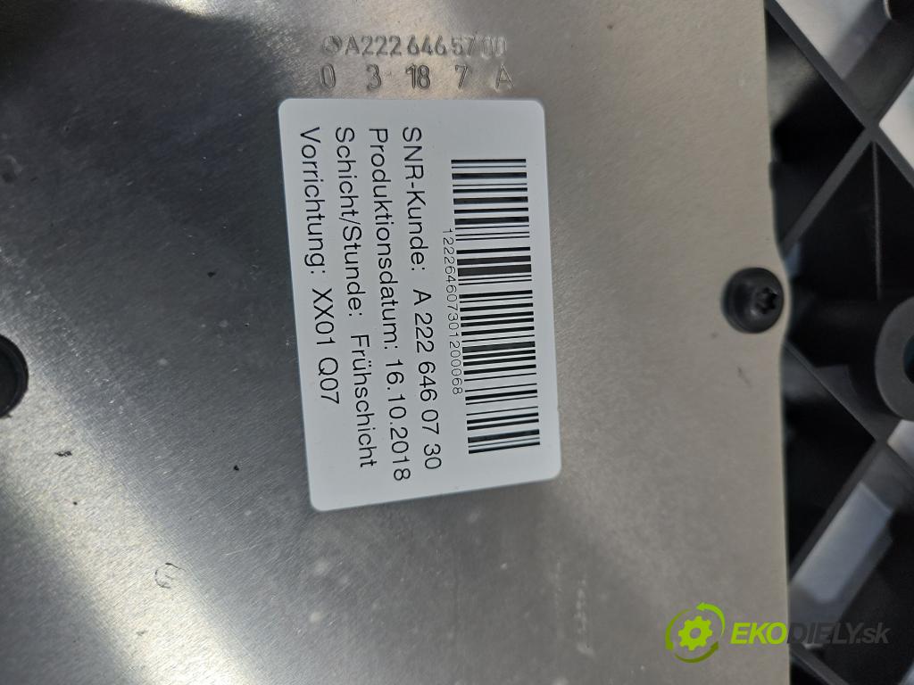 Mercedes S W222 2013-2020 3.0 cdi (656929) 340KM automatic 250 kW 2925 cm3 4- Stěna: přepážka A2226460730 (Interiér ostatní)