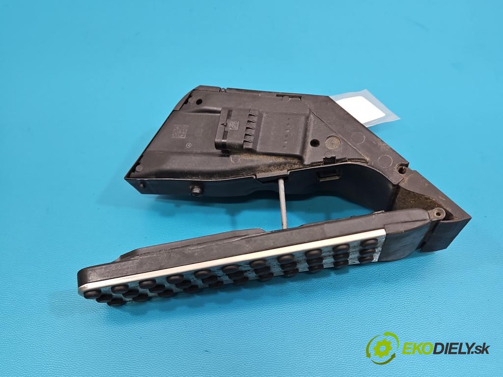 Mercedes S W222 2013-2020 3.0 cdi (656929) 340KM automatic 250 kW 2925 cm3 4- pedal plyn: potenciometr: A2053000104